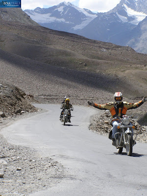 Riding to Sarchu