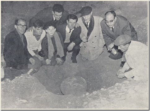 Histórica foto del descubrimiento del tesoro. Soler es el tercero por la derecha.