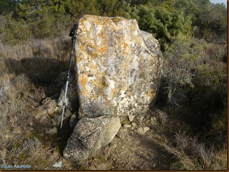 Menhir  2 - castro de El Dorre - Artajona