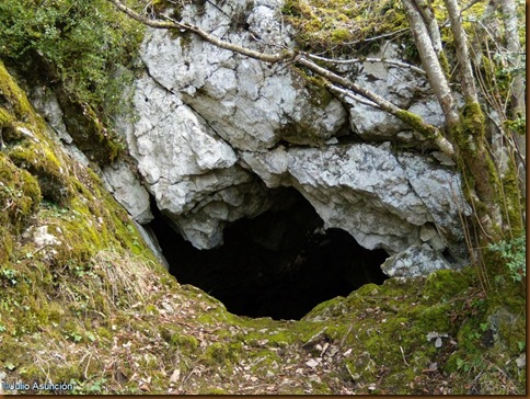 Entrada de la cueva de Diablozulo - Guerendiáin