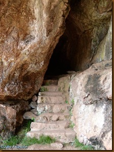 Entrada a la galeria de la santa - Cueva de Harpeko saindua