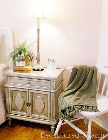 [Silver Metallic Night Stands 048ajpg[9].jpg]