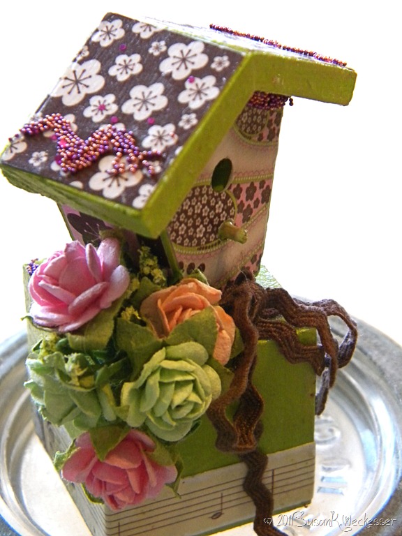 [floral birdhouse[11].jpg]