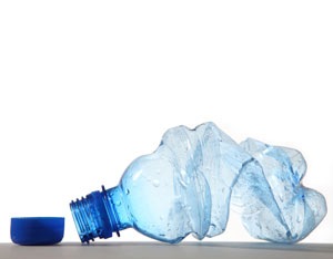 [plastic water bottle thrown away[5].jpg]