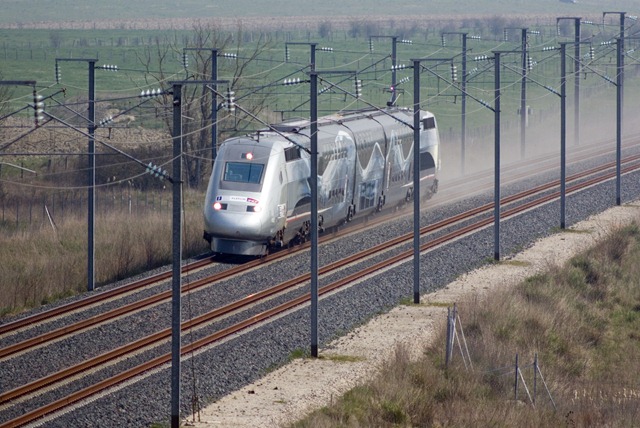 [TGV_World_Speed_Record_574_km_per_ho[1].jpg]