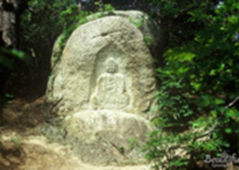 Gyeongju Stone Buddha Relief Carving of Porisa (Temple)