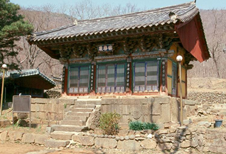 Cheongdo Geungnakjeon Hall of Daejeoksa Temple