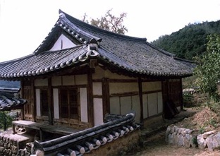 Yeongdeokchunghyodang (at the back portion)
