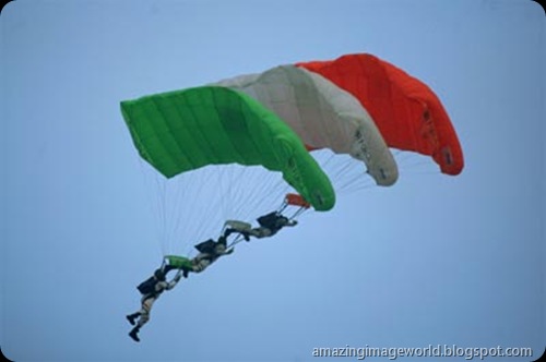 Skydivers of the Indian Air Force001
