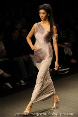 [A model presents a creation by G Pia Fleming[1].jpg]
