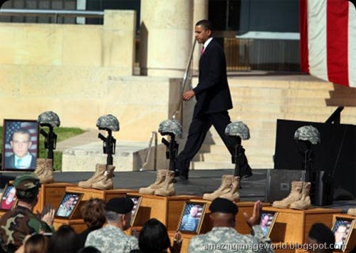 Obama at memorial service001