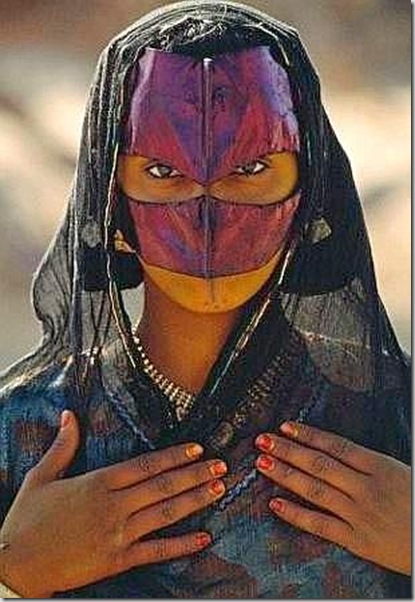 James L. Stanfield - Il mistero. (Donna beduina, in Oman)