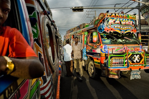 [tap-tap-traffic-port-au-prince-07[4].jpg]