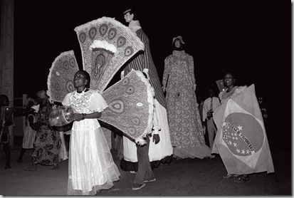 Desfile na véspera do Bonfim,principal destaque do desfile 'Iaiá e Ioiô', Porto Novo, 1996.