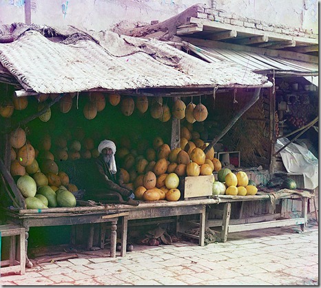 Melon vendor, Samarkand; between 1905 and 1915
Sergei Mikhailovich Prokudin-Gorskii Collection (Library of Congress).
