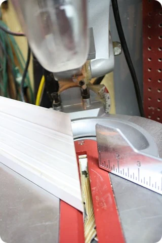 how to cut crown on saw