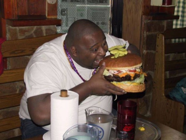 [fat guy big burger[3].jpg]