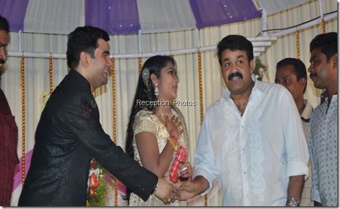 Lalettan_in_navya_nair_marriage_reception
