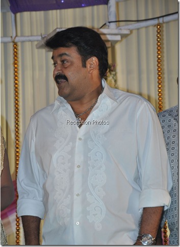 mohanlal_in_navya_marriage