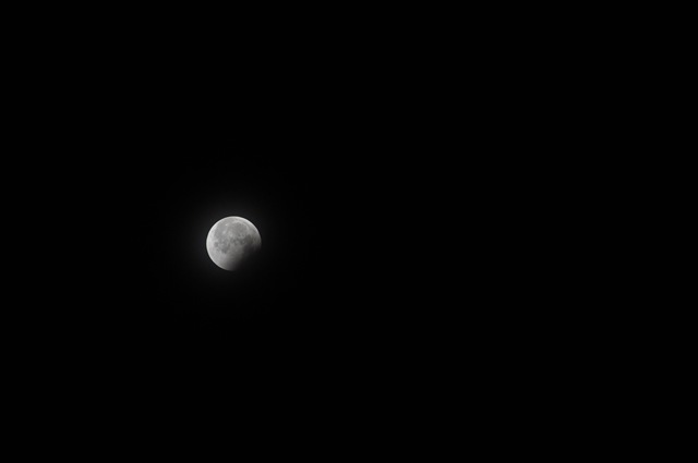 [12-21-10 Lunar Eclipse 05[2].jpg]