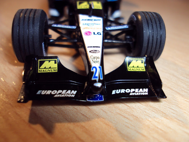 Una maqueta a escala 1/8 de un Fórmula 1: Renault F1 Tea…