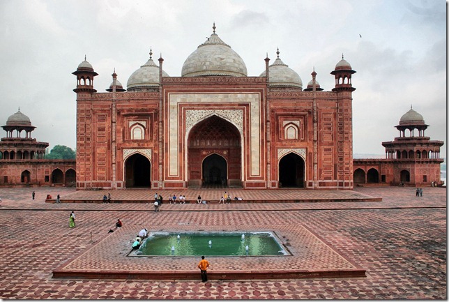 Taj_Mahal_mosque-2