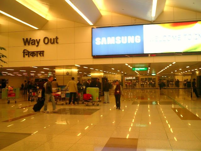 Foreign exchange at delhi airport