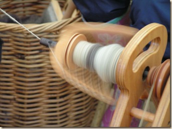 800px-Wool_Spinning