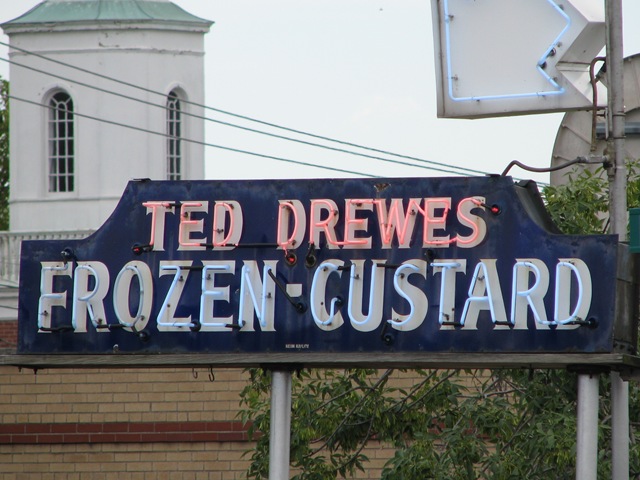 [19 Rte 66 Ted Drewes St Louis MO[2].jpg]
