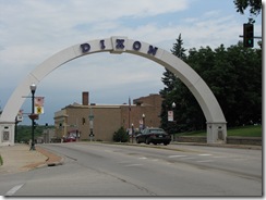 0213  Dixon IL Victory Memorial Arch
