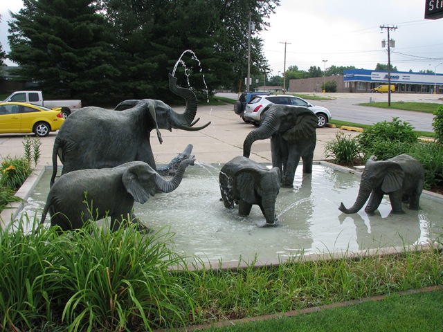 [0277 Elephant Fountain Marshalltown IA[2].jpg]