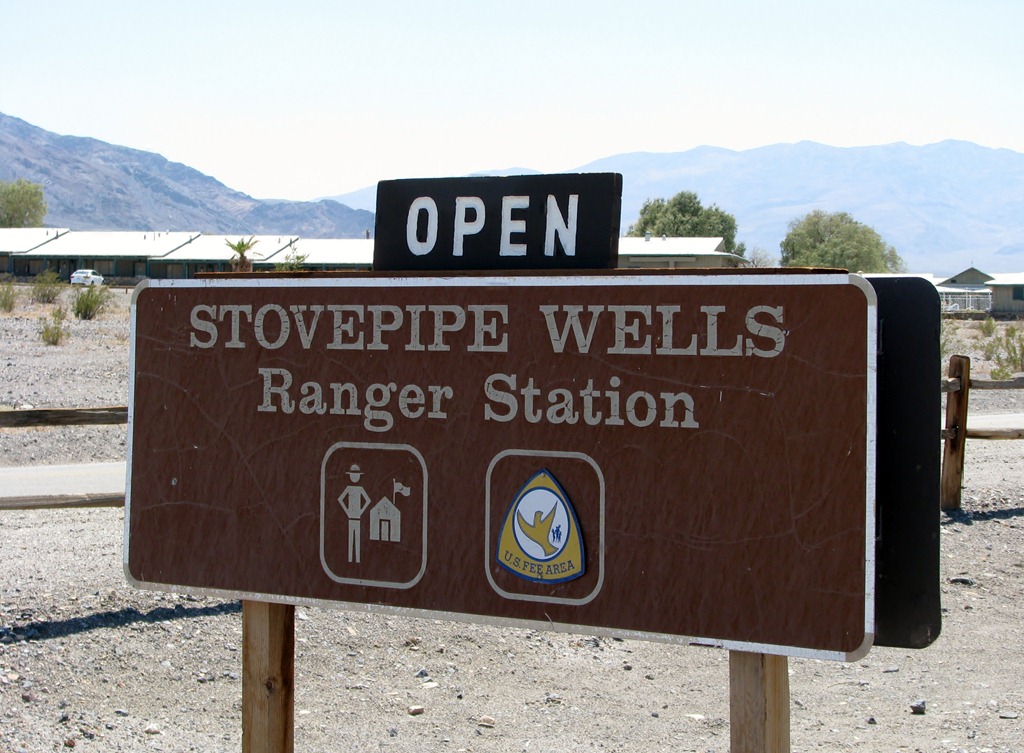[2696 Stove Pipe Wells Death Valley National Park CA[3].jpg]