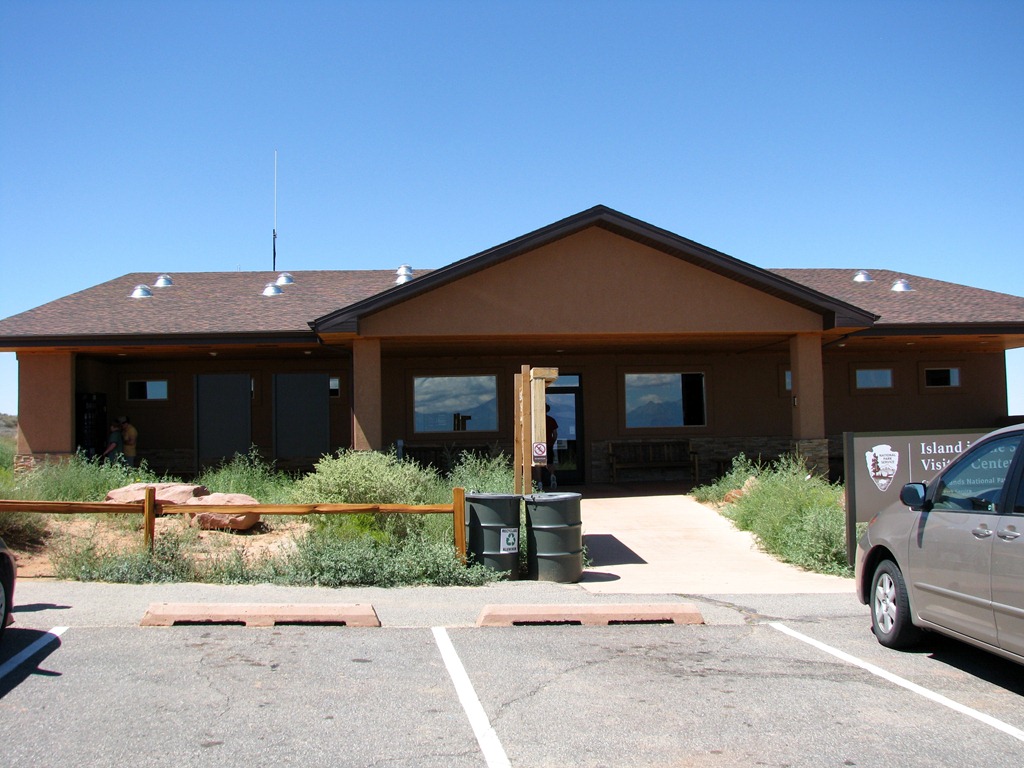 [5256 Visitor Center Canyonlands National Park UT[3].jpg]