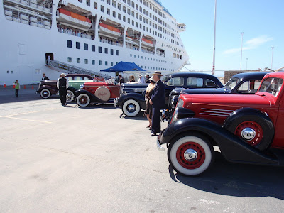 Antique cars lined our way to the cruise ship and bid us farewell from Napier
