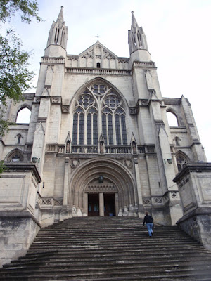  St. Paul’s Cathedral entrance with magnificent Great War Remembrance stained glass window