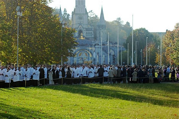 聖ピオ十世会(SSPX)によるルルドへの国際巡礼 2008年10月 SSPX Pilgrimage to Lourdes 2008, Pélerinage international à Lourdes Fraternité St Pie X, FSSPX, LOURDES 2008 par la FSSPX