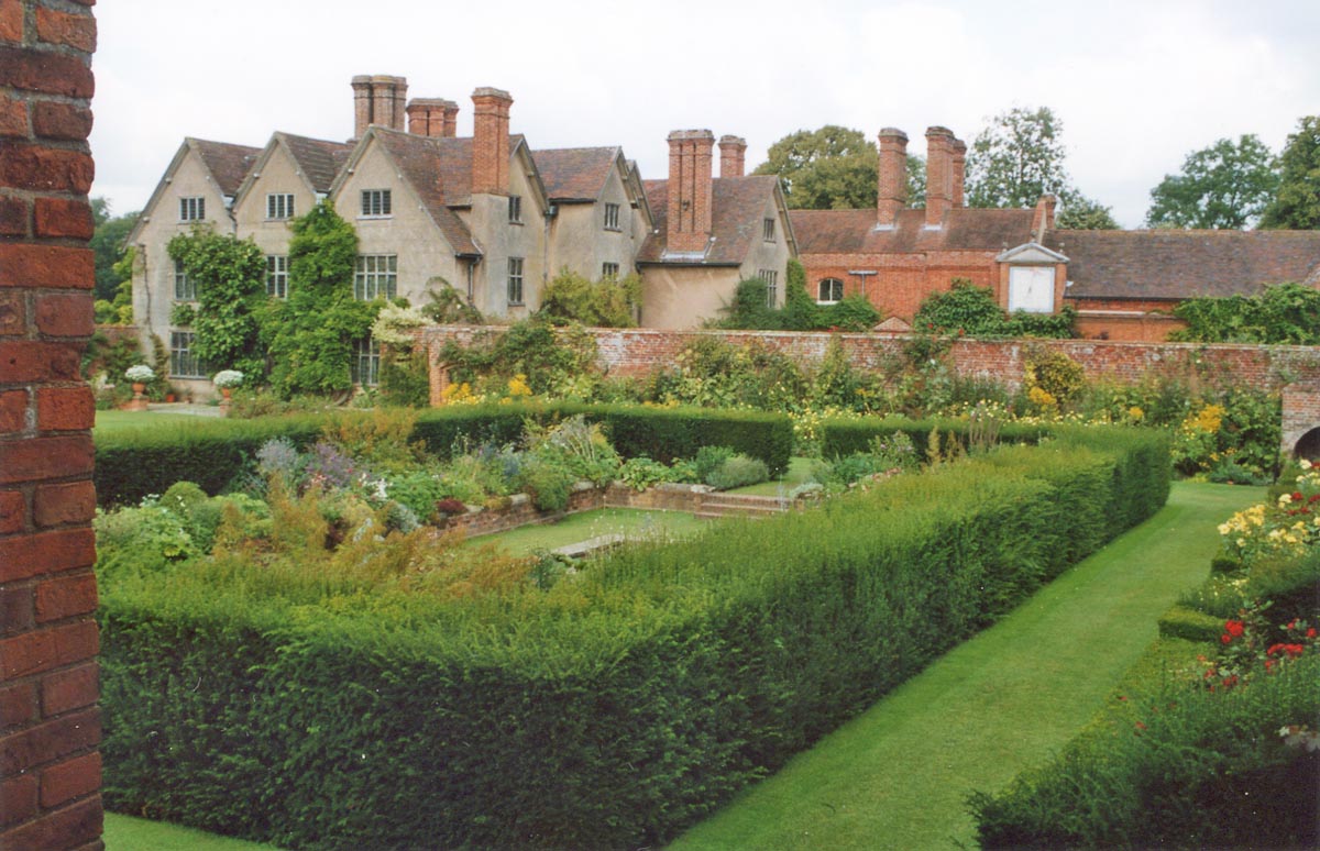 Heart of England Packwood House