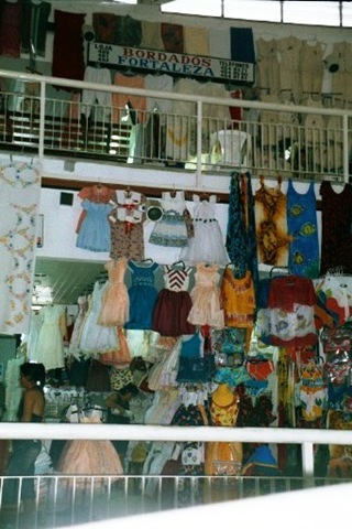 [Fortaleza Mercado Central klær på klær[2].jpg]
