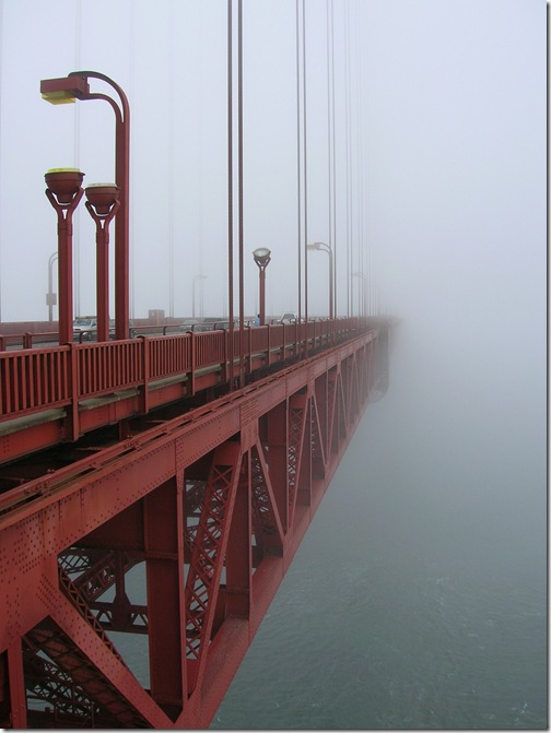 Golden Gate w porannej mgle