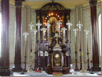 34. Altar-mor e sacrário