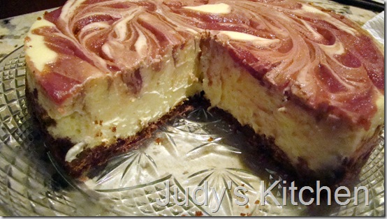 strawberry swirl cheesecake (3)