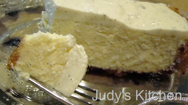 [vanilla bean cheesecake almond crust (2)[6].jpg]