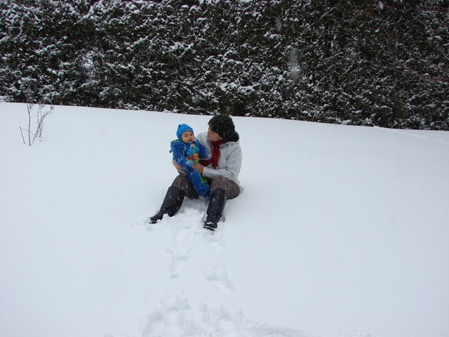 [Murilo ama brincar na neve![5].jpg]