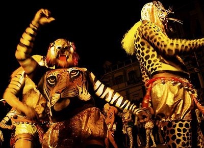 [dancing-tigers-india-onam-festival-550jk082908[5].jpg]