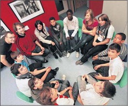 [Une dizaine de jeunes ont parlé sans tabou du racisme et de ses conséquences au Centre de quartier des Bossons[3].jpg]