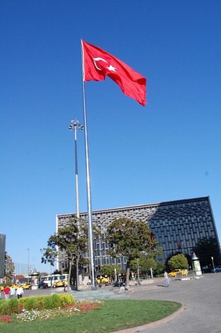 [Turkia 2009 - Estambul  - Plaza de Taksim    496[2].jpg]