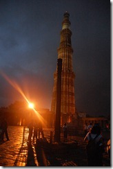India 2010 -  Delhi  - Minarete de Qtub Minar  , 13 de septiembre   20