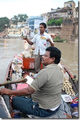 India 2010 -Varanasi  ,  paseo  en barca por el Ganges  - 21 de septiembre   116