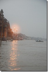 India 2010 -Varanasi  ,  paseo  en barca por el Ganges  - 21 de septiembre   56