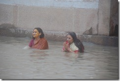 India 2010 -Varanasi  ,  paseo  en barca por el Ganges  - 21 de septiembre   59